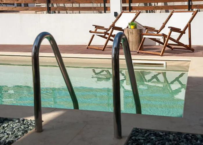 Tomy's 1 Dream 2 Bedrooms With Pool